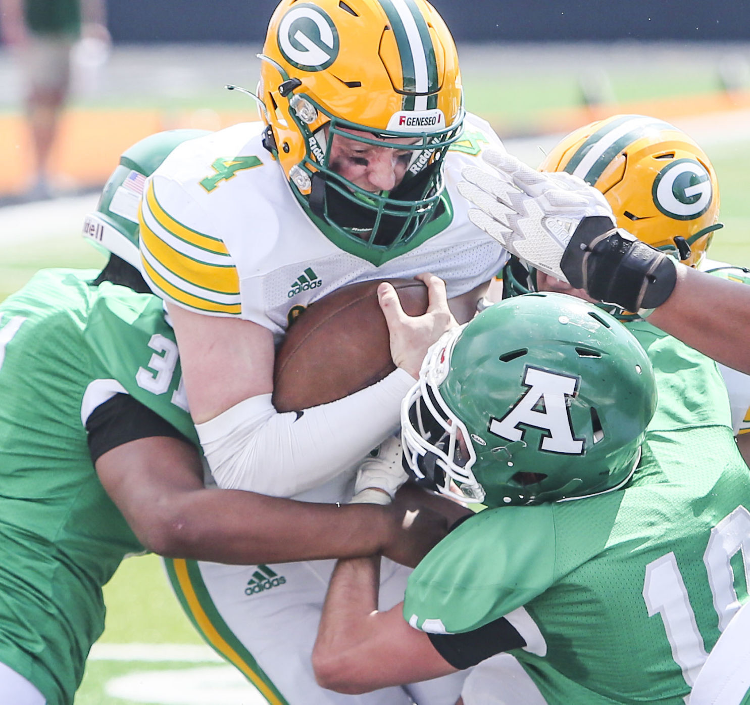 040521-qc-spt-gen-alleman-fball-22.JPG
